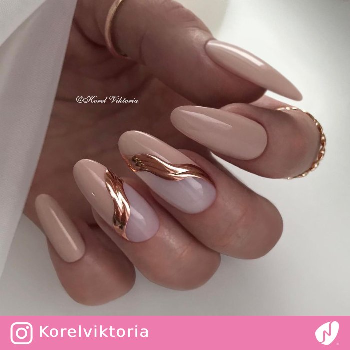 Gold Swirl Nails